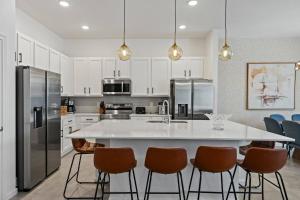 Themed Movie theater Game Room 9 BD Pool6210