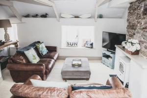 The Moorings, Hope Cove, overlooking the beach