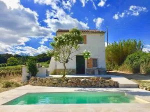 Villa Charmante avec Piscine privée au coeur des Vignes - Puisserguier