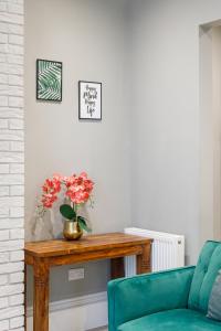 Central 6 bedroom Townhouse