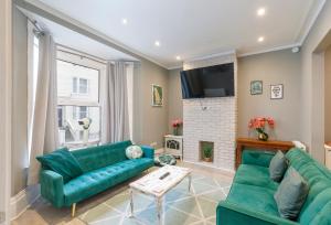 Central 6 bedroom Townhouse