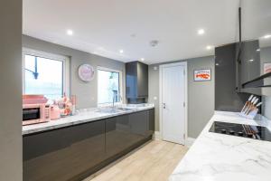 Central 6 bedroom Townhouse