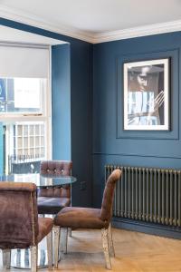 Stylish townhouse by the sea