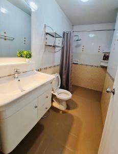 Perfect Home 15 mins from airport