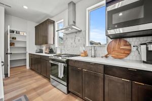 Snowbasin Retreat in Roam RO 5966 Wkly Disc