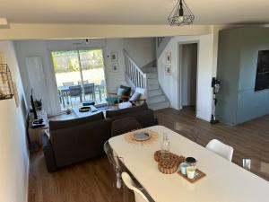 Maison lumineuse 4 chambres avec jardin à 5min du Cap Erquy - Ubytování bez kategorie ve městě Erquy