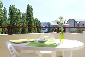 Studio LA ROCHELLE - LR010-205