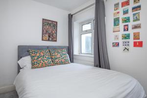 2-Bed Apartment Steps from Muswell Hill