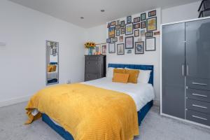 2-Bed Apartment Steps from Muswell Hill