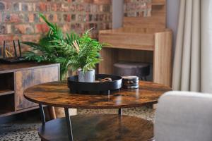 3 Manhattan On Coral