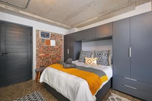 3 Manhattan On Coral