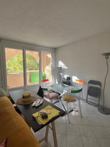 Appartements Appt Lumineux, Terrasse Parking prive : photos des chambres