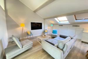 Modern & bright 4-room apartment in Cannes Banane