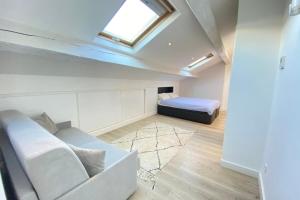 Modern & bright 4-room apartment in Cannes Banane