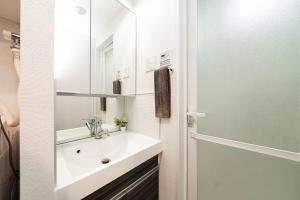 Shinjuku High-Rise Great for Couples & Groups