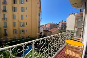 New apartment in Forville with balcony