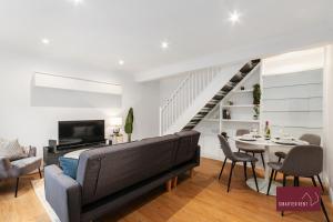 Guildford - Two Bedroom House with Garden