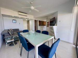 Sea View Suite in Makenzy