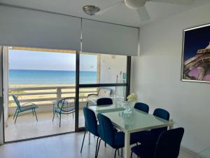 Sea View Suite in Makenzy