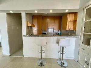 Sea View Suite in Makenzy