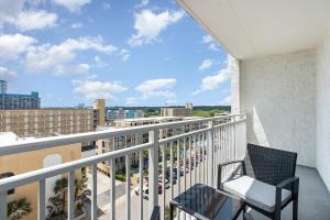 King Oceanview Studio, SMART TV, 12 PM Check-In,