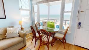 Folly Beach Suites 3A
