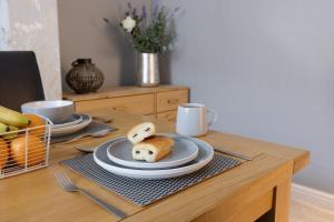 3 bed, central, parking, Conference centre 5 mins- The Harrogate Hub