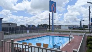 Motel 6-Victoria, TX