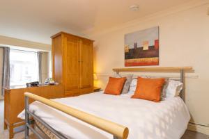Cozy Studio Apartment Kenilworth, Free Parking, WIFI, Smart TV
