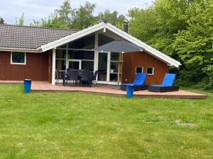 Smidstrup Strand 4-Bed Summer Cottage Sleeps 8