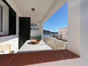 Una casa en la playa - Es Grau