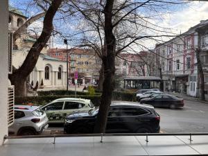 Cozy Central Apartment Steps from Everything!