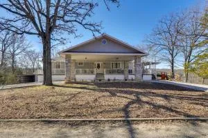 Hot Tub, Deck and Lake Views Modern Eagle Rock Gem - Shell Knob