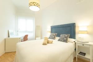 Charming 2 bedrooms apartment with FREE Parking at Plaza Alameda by OCityzen