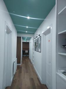 Heathrow Windsor Guest house with Airport parking at 8gbp per night