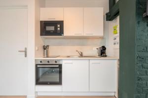 Studio sous les combles côté cour, parking gratuit