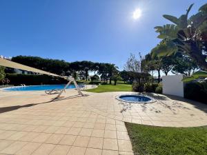 Vilamoura Sunny Garden With Pool by Homing - 4hvězdičkové hotely ve městě Vilamoura
