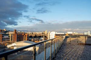 Oceanic Bliss Sleeps 7 with Netflix