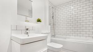 Oceanic Bliss Sleeps 7 with Netflix