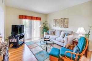 Fort Myers Condo with Community Pool 4 Mi to Beach! - 3hvězdičkové hotely ve městě Fort Myers