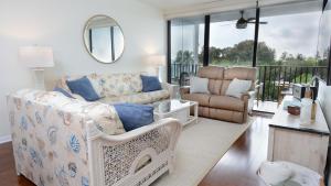 B405 Moon Bay