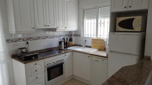 House with Your Own Private Pool sleeps 5 Sucina