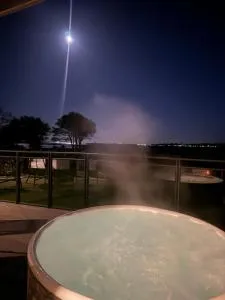 Modern 5 Bedroom Luxury Home with Sea Views and Hot Tub - North Hayling