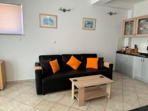 Lovely split level apartment with sea view, pool, free parking and WiFi