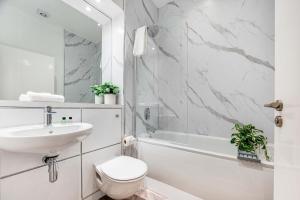 Ropewalks Retreat IV Sleeping 6 Guests with Parking and Balcony