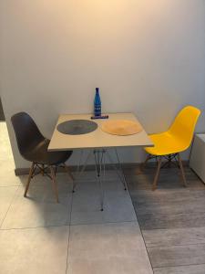 Lovely condo in the heart of Warsaw Piękne mieszkanie w samym sercu Warszawy