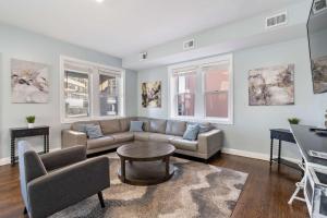 Luxe Beach Estate - 4 Bedrooms and 3 Bathrooms