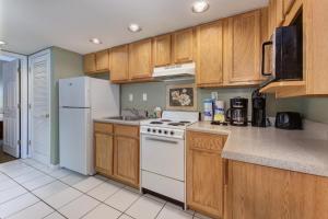 Colonial Crest Condo Unit #113 condo