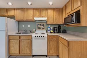 Colonial Crest Condo Unit #113 condo