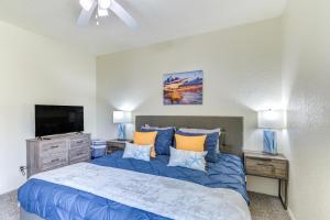 East End Galveston Condo with Pool, 1 Mi to Beach!